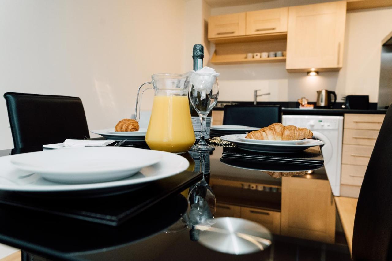 Gated Parking I Kitchen I Wifi I Netflix I Spacious I Pride Apartments Derby Exterior photo