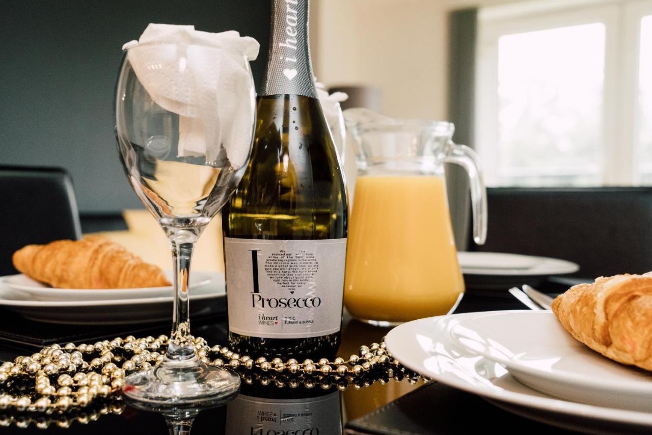 Gated Parking I Kitchen I Wifi I Netflix I Spacious I Pride Apartments Derby Exterior photo
