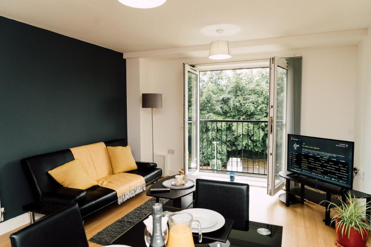 Gated Parking I Kitchen I Wifi I Netflix I Spacious I Pride Apartments Derby Exterior photo