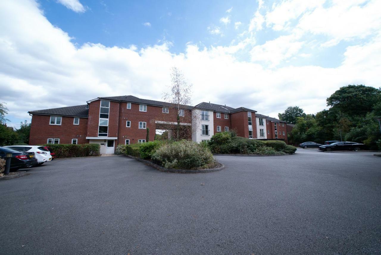 Gated Parking I Kitchen I Wifi I Netflix I Spacious I Pride Apartments Derby Exterior photo